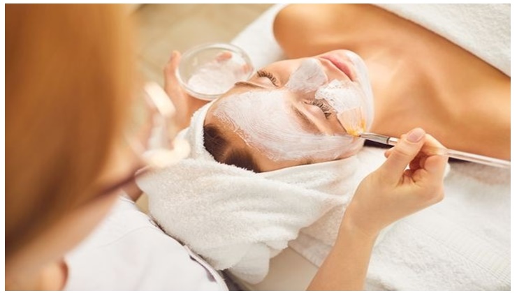 Doğal Güzellik İçin Beyaz Kil Maskesi Önerileri