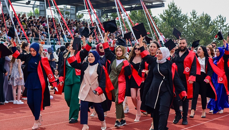 Kastamonu Üniversitesi’nde Mezuniyet Coşkusu