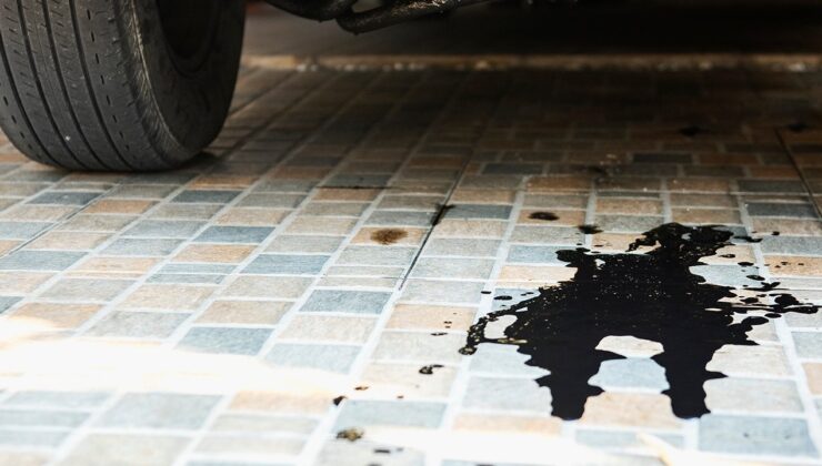 Araba Yağ Sızıntısı ve Çözüm Yolları