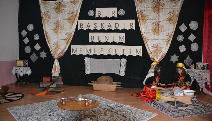 Öğrencilerin Yerli Malı Etkinliğinde İlçe Milli Eğitim Müdürü Hayran Kaldı